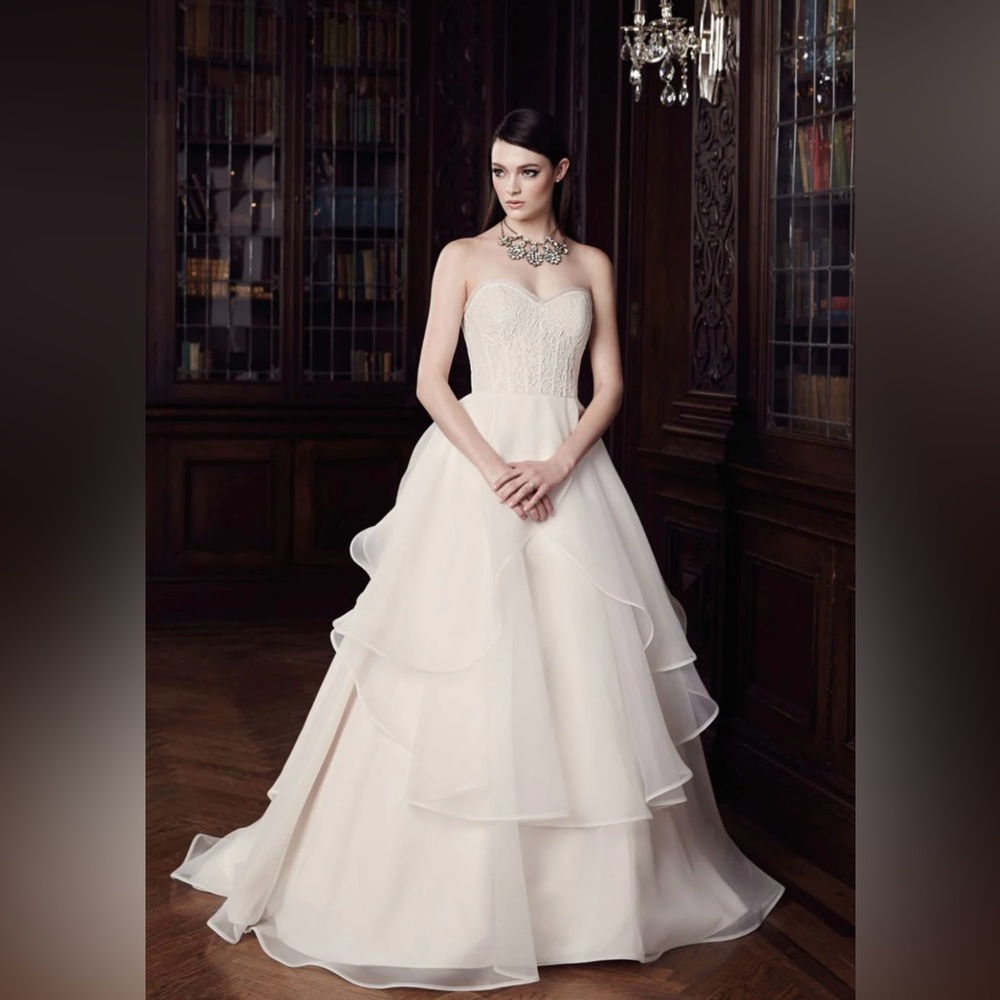 Mikaella Elegant Lace Strapless Dress